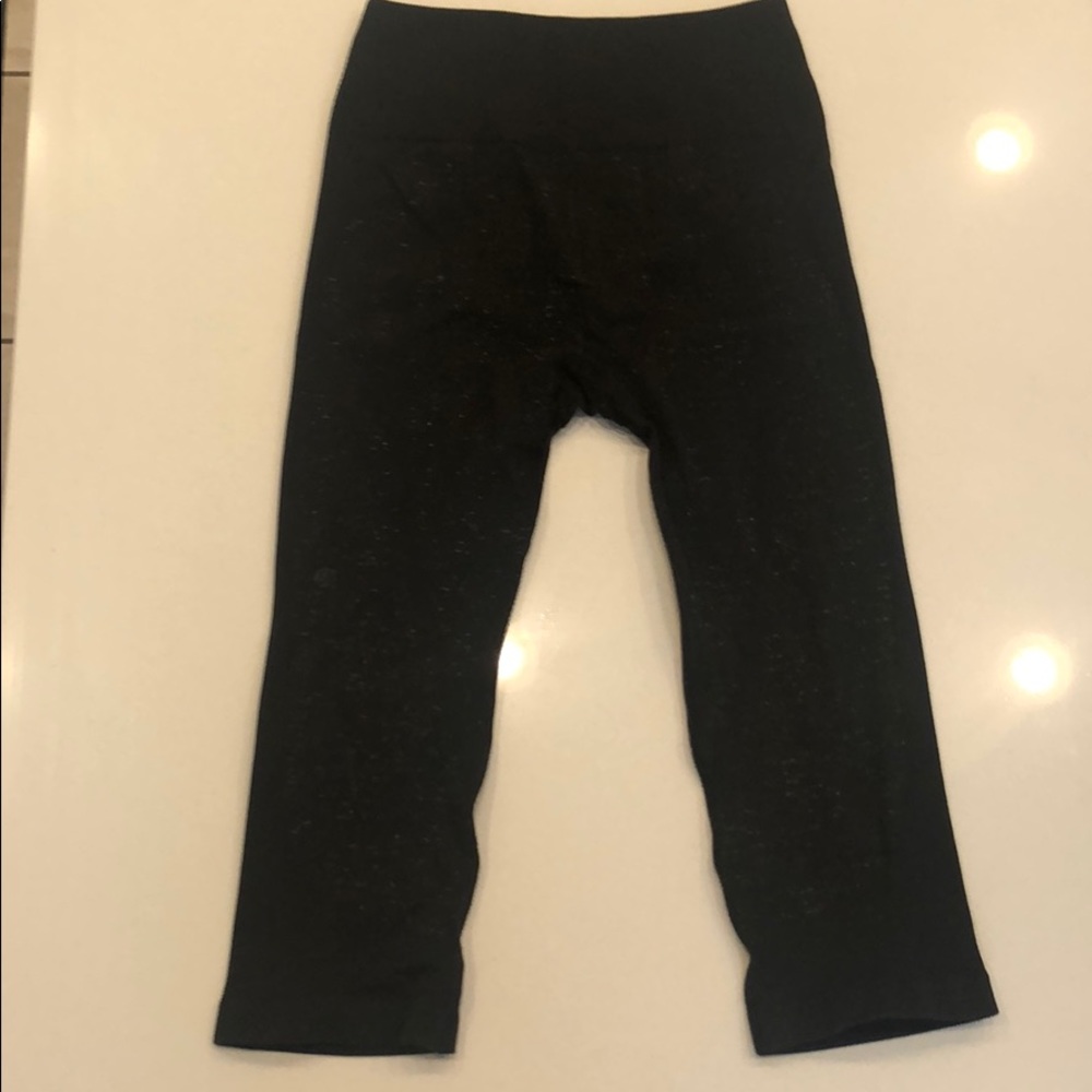 Lululemon seamless crops
